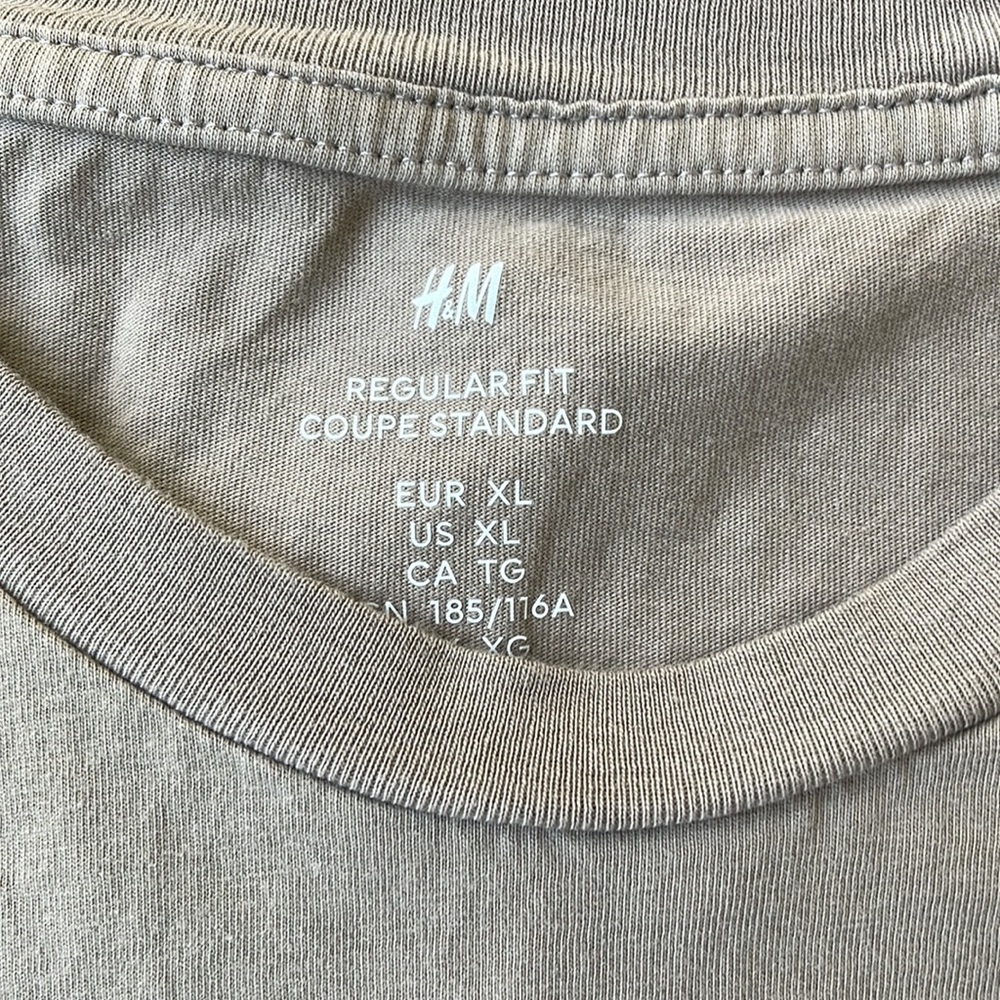 H&M t-shirt. Excellent Condition. - Picture 2 of 4